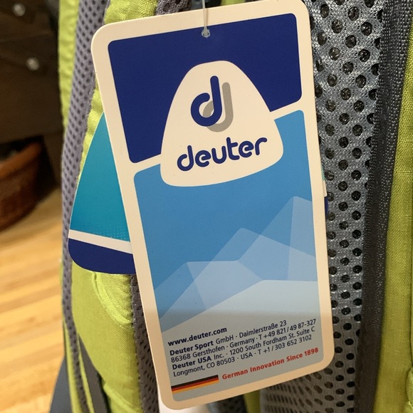 Deuter Walker 16 Liters Unisex Backpack Color Mist pine New - Picture 7 of 9